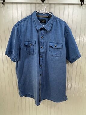 G.H. Bass Men's Chambray Blue Short Sleeve Button Up Shirt XXL (Fits Like XL)